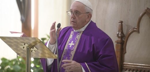 ĐTC Phanxicô: Đừng Phàn Nàn, Chúa An Ủi Và Sửa Phạt Bằng Sự Dịu Dàng