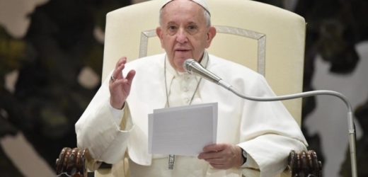 Đức Thánh Cha Tiết Lộ: Không Truyền Chức Cho Phụ Nữ Và Người Có Gia Đình