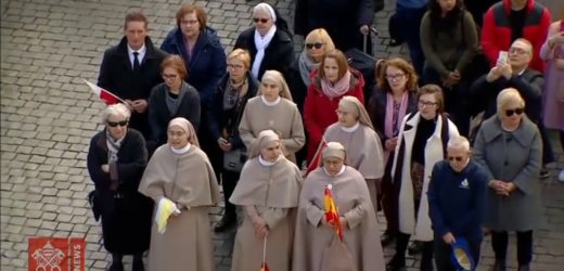 ĐTC Phanxicô: Sứ Vụ Của Người Kitô Hữu Là Xua Tan Bóng Tối