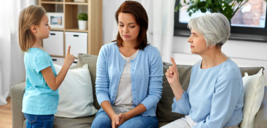 Ông Bà Có Nên Góp Ý Về Cách Nuôi Dạy Các Cháu Của Mình?