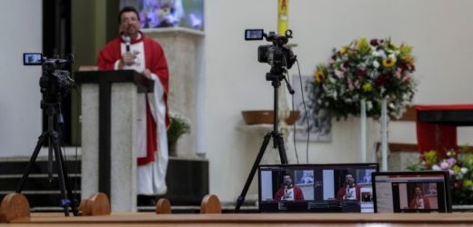 Bao Giờ Mở Lại Các Buổi Lễ Có Giáo Dân?