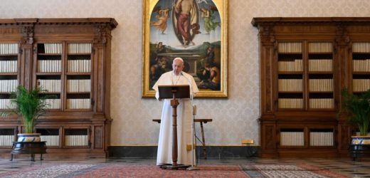 ĐTC Đọc Linh Lạy Nữ Vương Thiên Đàng Vào Thứ Hai Thiên Thần