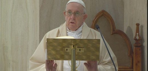 ĐTC Phanxicô (13/4): Thiên Chúa Luôn Bắt Đầu Với Phụ Nữ