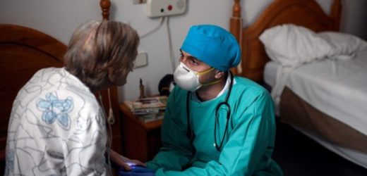 ĐHY Turkson Kêu Gọi Đừng Bỏ Quên Người Già Giữa Đại Dịch