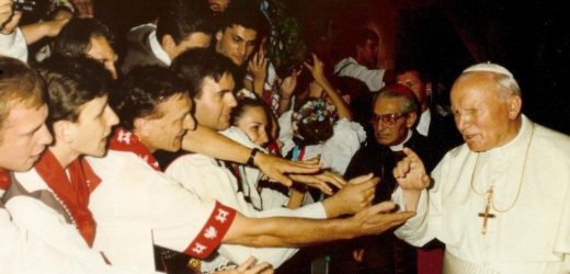 Sứ Điệp Video Của ĐTC Phanxicô Gửi Các Bạn Trẻ Cracovia