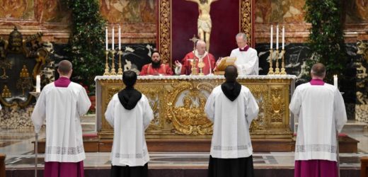 ĐTC Cử Hành Lễ Chúa Thánh Thần Hiện Xuống