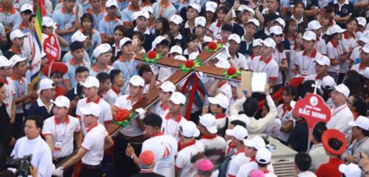 Các Bạn Trẻ Là Hiện Tại Của Thiên Chúa