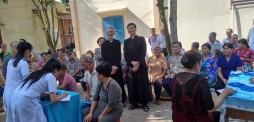 Truyền Giáo Việt Nam Hiện Nay: Ánh Sáng Và Bóng Tối