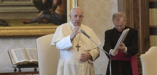 ĐTC Phanxicô (12/8): Phẩm Giá Con Người Là Bất Khả Xâm Phạm