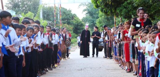 Ban Phép Thêm Sức Tại: Giáo Họ Plei Kroong