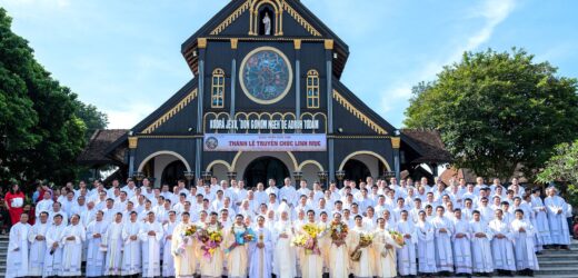 Thánh Lễ Truyền Chức Linh Mục