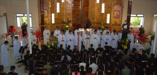 Cộng Đoàn Dòng Chúa Cứu Thế Tây Nguyên Mừng 3 Trong 1