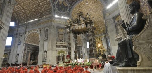 ĐTC Công Bố 13 Tân Hồng Y