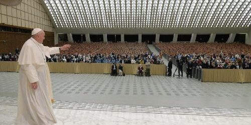 ĐTC Phanxicô: Khi Chúng Ta Cầu Nguyện, Chúa Giêsu Luôn Cầu Nguyện Với Và Cho Chúng Ta