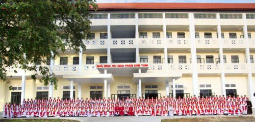 Linh Mục Đoàn Giáo Phận Kon Tum Tĩnh Tâm Năm 2020