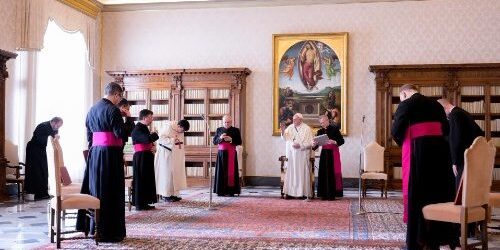 ĐTC Phanxicô: Phải Luôn Cầu Nguyện, Ngay Cả Khi Dường Như Chúa Không Nghe Lời Chúng Ta