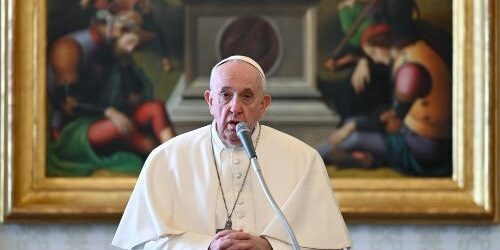 ĐTC Phanxicô: Hãy Ngợi Khen Chúa Cả Khi Gặp Khó Khăn Vì Chúa Luôn Trung Thành Và Yêu Thương Chúng Ta