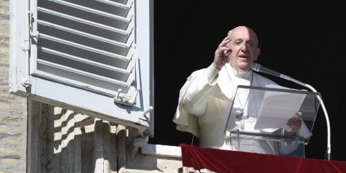 Kinh Truyền Tin 14/2: Xin Cho Con Thoát Ra Khỏi Sự Cô Lập Chính Mình