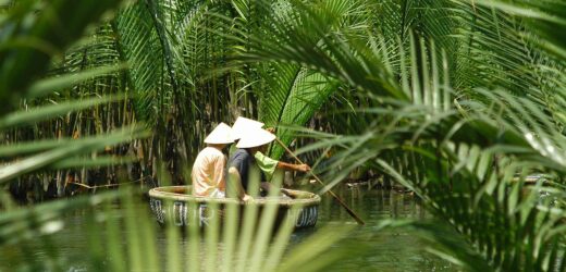 Truyện Ngắn Về Lễ Lá: Chiếc Lá Gói Ước Mơ