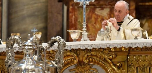 Đức Thánh Cha Cử Hành Lễ Truyền Dầu Tại Vatican