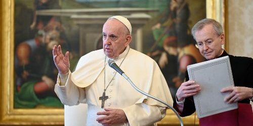 ĐTC Phanxicô: Các Thánh Trên Trời Luôn Muốn Giúp Chúng Ta Nhận Ơn Chúa