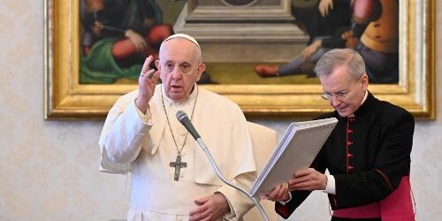 ĐTC Phanxicô: Đừng Xem Thường Khẩu Nguyện, Vì Nó Đưa Chúng Ta Đến Với Chúa