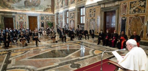 Giáo Huấn Mới Nhất Của Đức Thánh Cha Về Phong Trào Công Giáo Tiến Hành