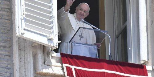 ĐTC Phanxicô: Yêu Thương Là Hoa Trái Của Việc Ở Lại Trong Thầy