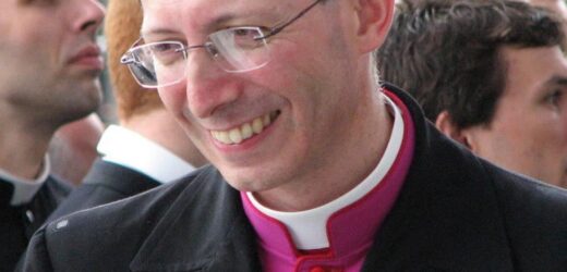 ĐỨC ÔNG MARINI, TRƯỞNG BAN NGHI LỄ CỦA TÒA THÁNH, ĐƯỢC BỔ NHIỆM LÀM GIÁM MỤC Hôm Chúa Nhật 29/8/2021