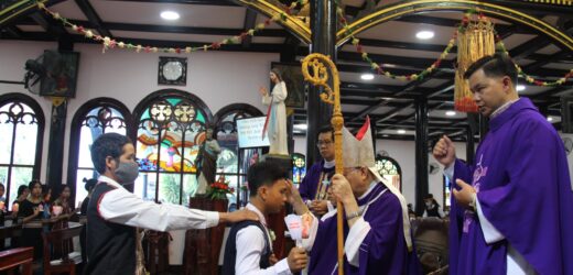 Thêm Sức Tại Giáo Xứ Chính Tòa Kon Tum