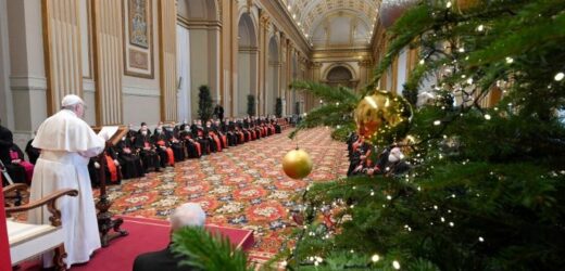 ĐTC Phanxicô Tiếp Kiến Giáo Triều Roma – Chúc Mừng Giáng Sinh Và Năm Mới