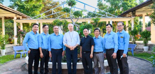 Tâm Tình Tạ Ơn Cuối Năm.