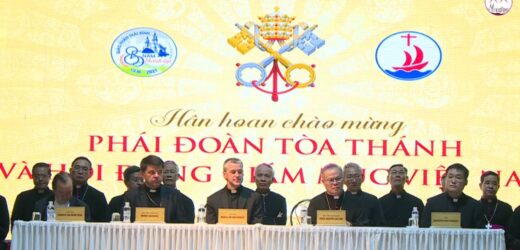 Hội Đồng Giám Mục Chào Mừng Phái Đoàn Toà Thánh Và Khai Mạc Hội Nghị Thường Niên Kỳ I/2022