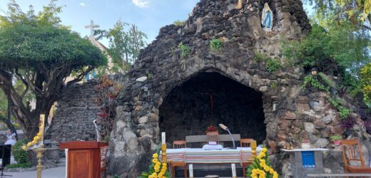 Đức Cha Aloisiô Dâng Lễ Kính Đức Mẹ Fatima Tại Giáo Xứ Phương Nghĩa