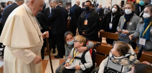 Công Bố Sứ Điệp Ngày Thế Giới Người Nghèo Năm 2022 Của ĐTC