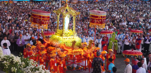 Rước Kiệu Và Thánh Lễ Mừng Kính Đức Mẹ Hồn Xác Lên Trời Dịp Hành Hương La Vang 2022