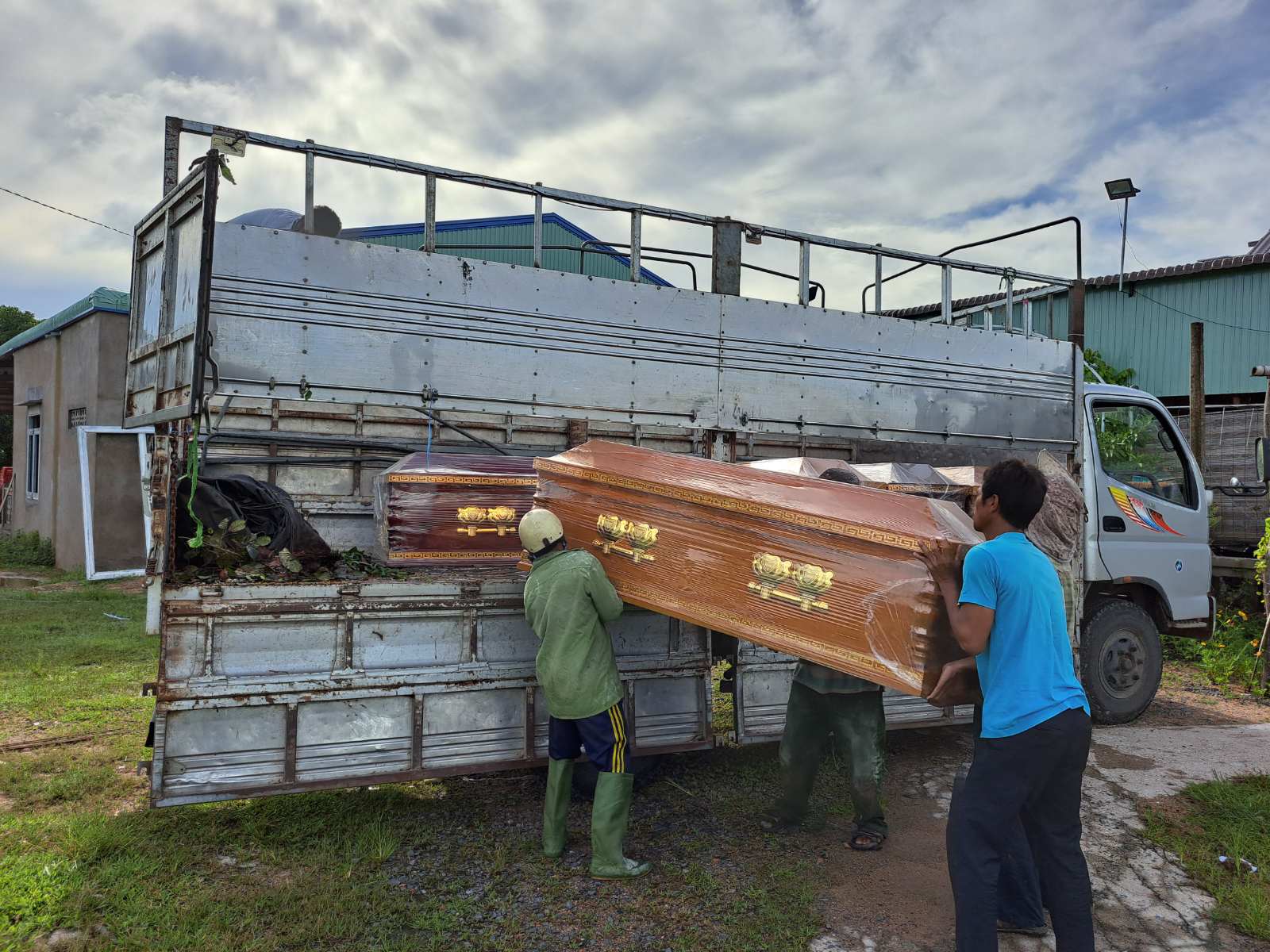 Những Chiếc Áo Quan “0 Đồng” - Giáo Phận Kon Tum