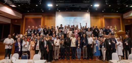 Liên HĐGM Á Châu Trình Bày Ấn Bản Kinh Thánh Mới Cho Giới Trẻ