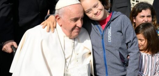 ĐTC Phanxicô: Đừng Trốn Tránh Nỗi Buồn Nhưng Hãy Học Cách Hiểu Nó