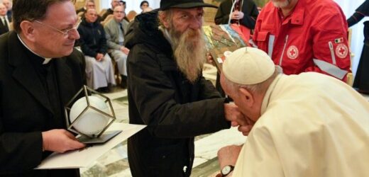 Đức Thánh Cha Tri Ân Ba Người Sống Theo Mẫu Gương Mẹ Têrêsa Calcutta