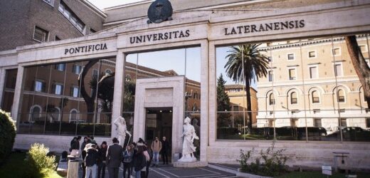 Vai Trò Loan Báo Tin Mừng Của Các Đại Học Giáo Hoàng