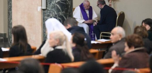 ĐTC Chủ Sự Nghi Thức Thống Hối “24 Giờ Cho Chúa”