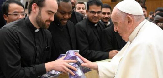 ĐTC Phanxicô: Các Linh Mục Hãy Sẵn Sàng Giải Tội, Với Tâm Hồn Quảng Đại