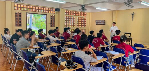 Sinh Viên Công Giáo ĐăkBla Tĩnh Tâm Mùa Chay 2023 – “Tôi Là Ai?”