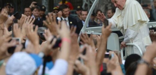 Hướng Tới Ngày Giới Trẻ Thế Giới 2023 – Đức Thánh Cha: Đừng Đứng Nhìn Cuộc Đời Trôi Qua