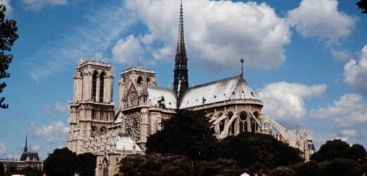 16 Ngàn Người Tham Gia Cuộc Hành Hương Từ Paris Đến Chartres