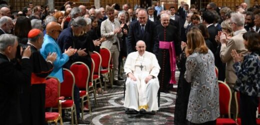 Đức Thánh Cha: Nghệ Sĩ Là Người Chia Sẻ Giấc Mơ Của Chúa