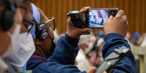 Hội Nghị Đầu Tiên Về Truyền Thông Của Các Nữ Tu