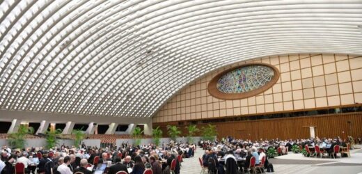 Vì Một Giáo Hội Hiệp Hành Và Truyền Giáo, Các Giai Đoạn Hướng Tới Thượng Hội Đồng 2024