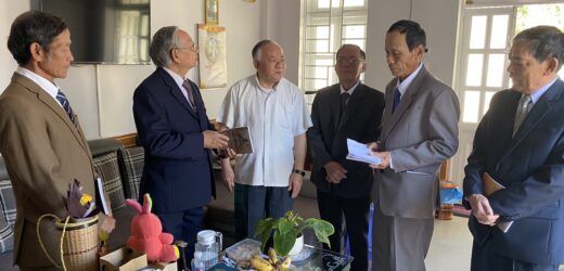 Ban Thường Vụ HĐMV Miền Kon Tum Thăm Và Chúc Tết                               Quý Cha Hưu Dưỡng
